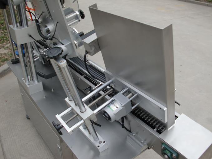 Yüksek hızlı küçük yuvarlak kutular etiket yapıştırma makinesi, kozmetik için göz siyah şişe etiket etiket makinesi