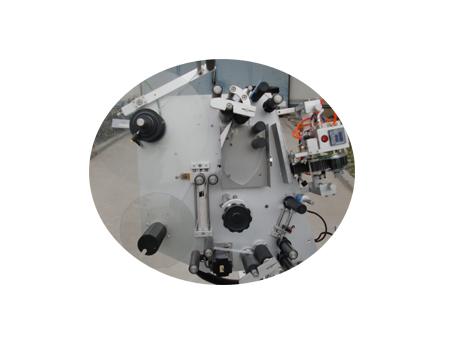 Sertifika çift katmanlı etiket etiketi ile 10ml Küçük şişe etiketleme makinesi