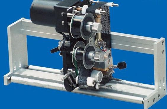 Kendinden yapışkanlı etiket etiketleme makinesi bardak etiketleme makinesi iyi bilinen ana dönüştürücü