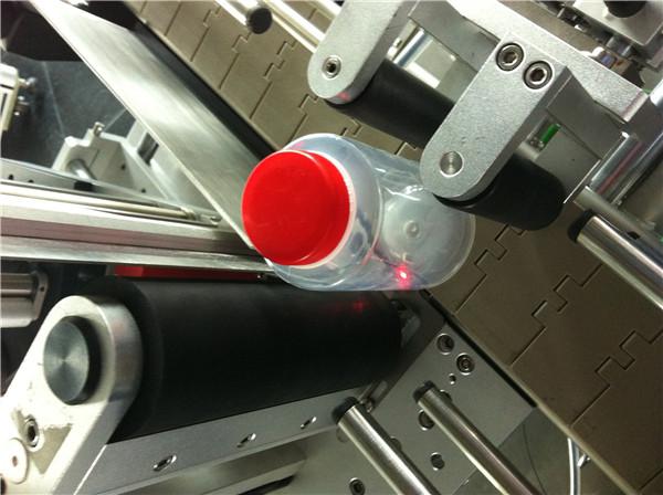 Pawpaw / Guava İçecek Alanı İçin Yuvarlak Şişe Etiket Etiketleme Makinesi