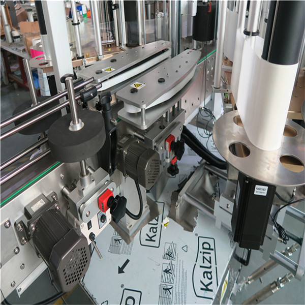 Tam Otomatik Kare Şişe Etiketleme Makineleri 4000-8000 B / H Kapasite