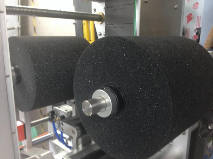 Yuvarlak / Düz / Sqaure Şişe İçin Sunucu Motor Şişe Etiketleme Makinesi