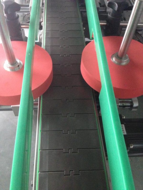 Yuvarlak / Kare / Subuliform Şişe İçin Otomatik Etiket Aplikatörü