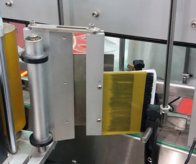 yukarı baskı mekanizması CE sertifikalı üst şişeler otomatik şişe etiketleme makinesi