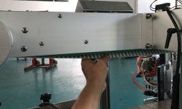 yukarı baskı mekanizması CE sertifikalı üst şişeler otomatik şişe etiketleme makinesi