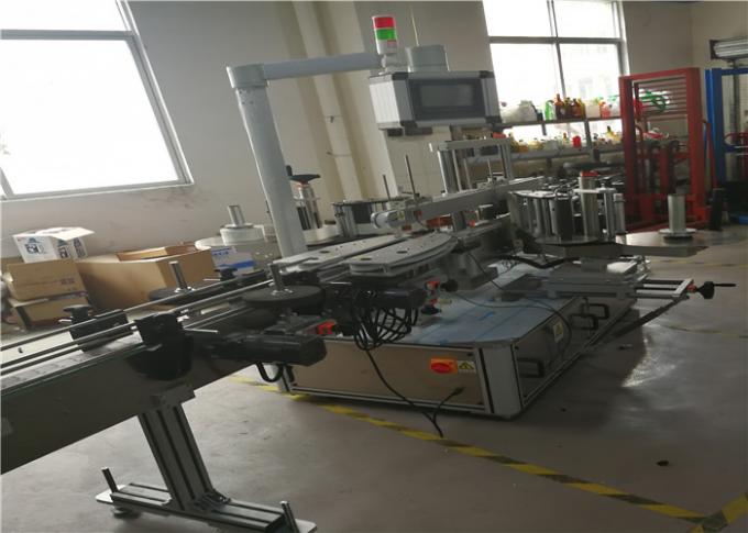 Kimyasal, Su Plastik Şişe Sopa 3 Etiket İçin Kendinden Yapışkanlı Etiket Etiketleme Makinesi