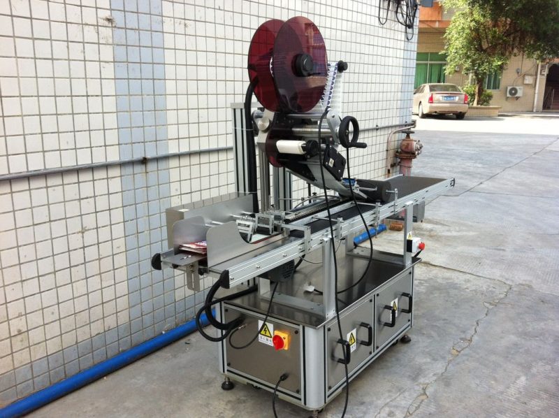 Çin Elektrikli Sürücü Üstü Etiketleme Makinesi, Kendinden Yapışkanlı Etiket Etiketleme Makinesi tedarikçisi