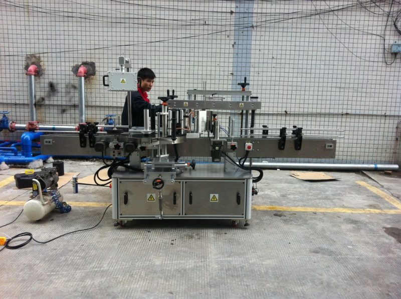 Pet Şişeler ön ve arka tedarikçisi için Çin Tam otomatik yapışkanlı Yuvarlak Şişe Etiketleme Makinesi