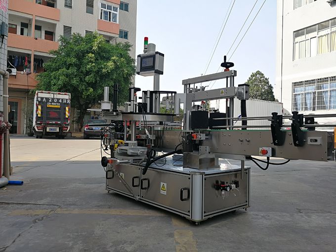 Tek Etiketli Yüksek Hızlı Otomatik Üç Taraflı Kare Şişe Etiket Aplikatör Makinesi